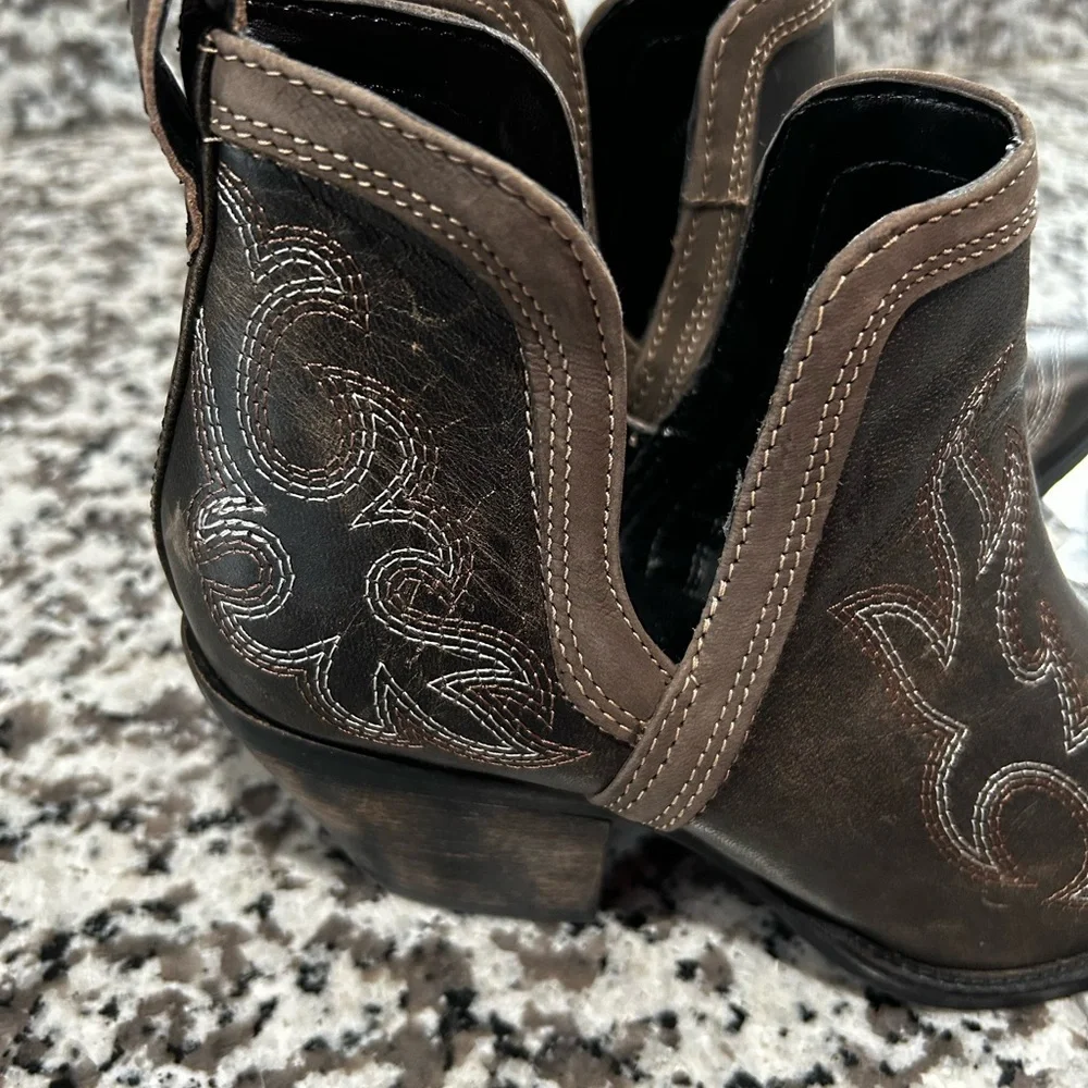 Myra Emmie Faye Stitched Ankle Boot Sz 7
